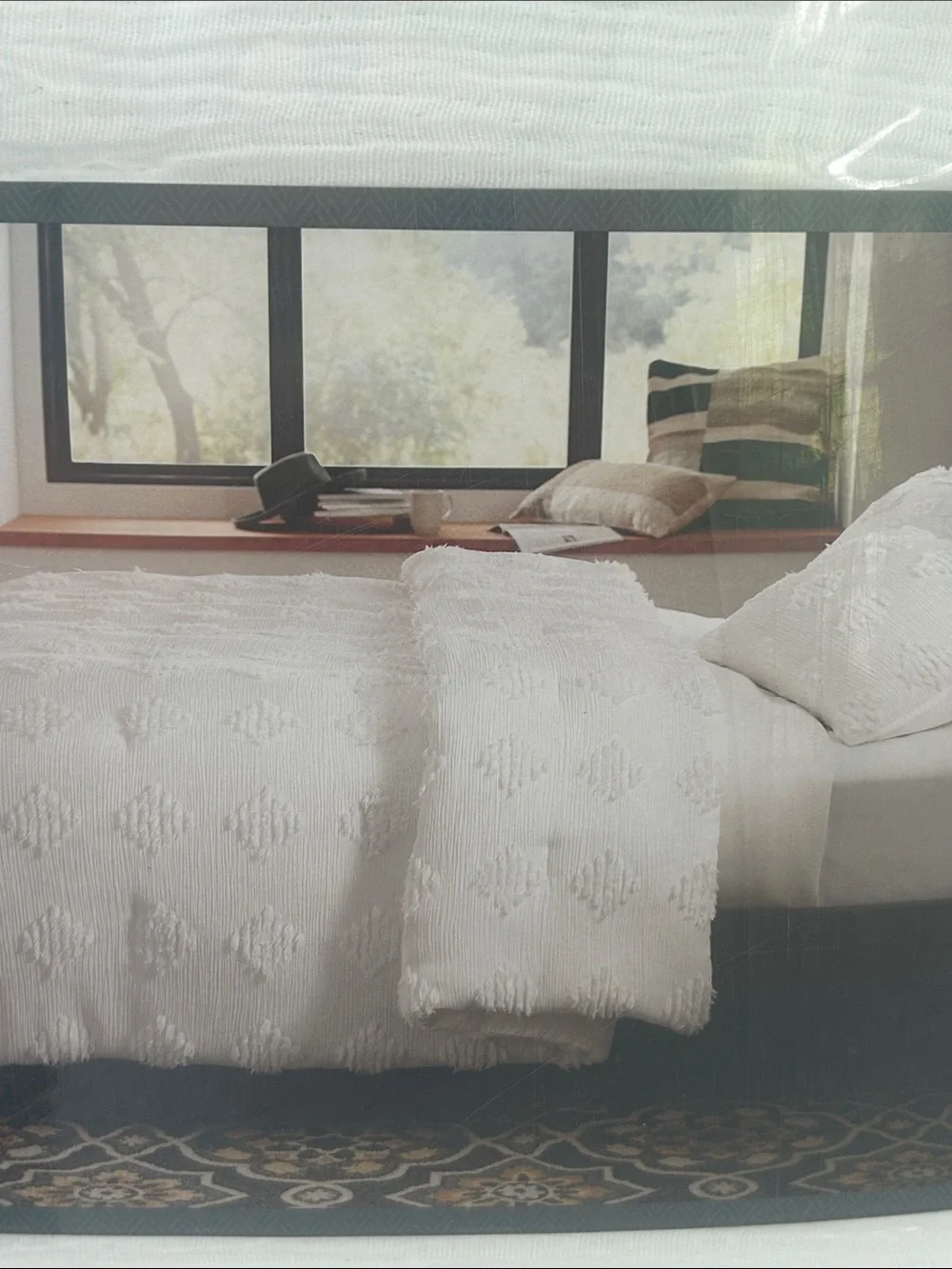 White Textured Diamond Duvet Comforter and 2 shams full queen